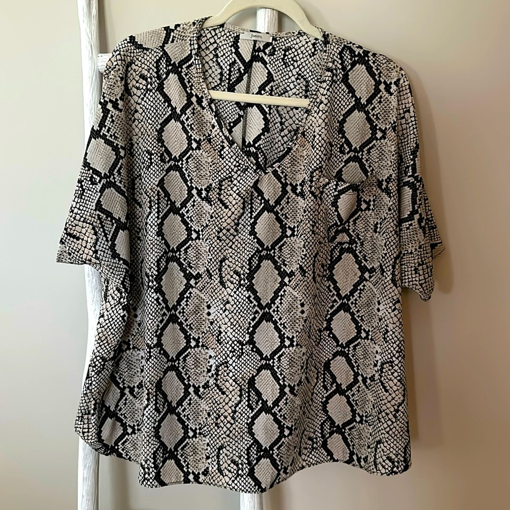 Women’s silky top